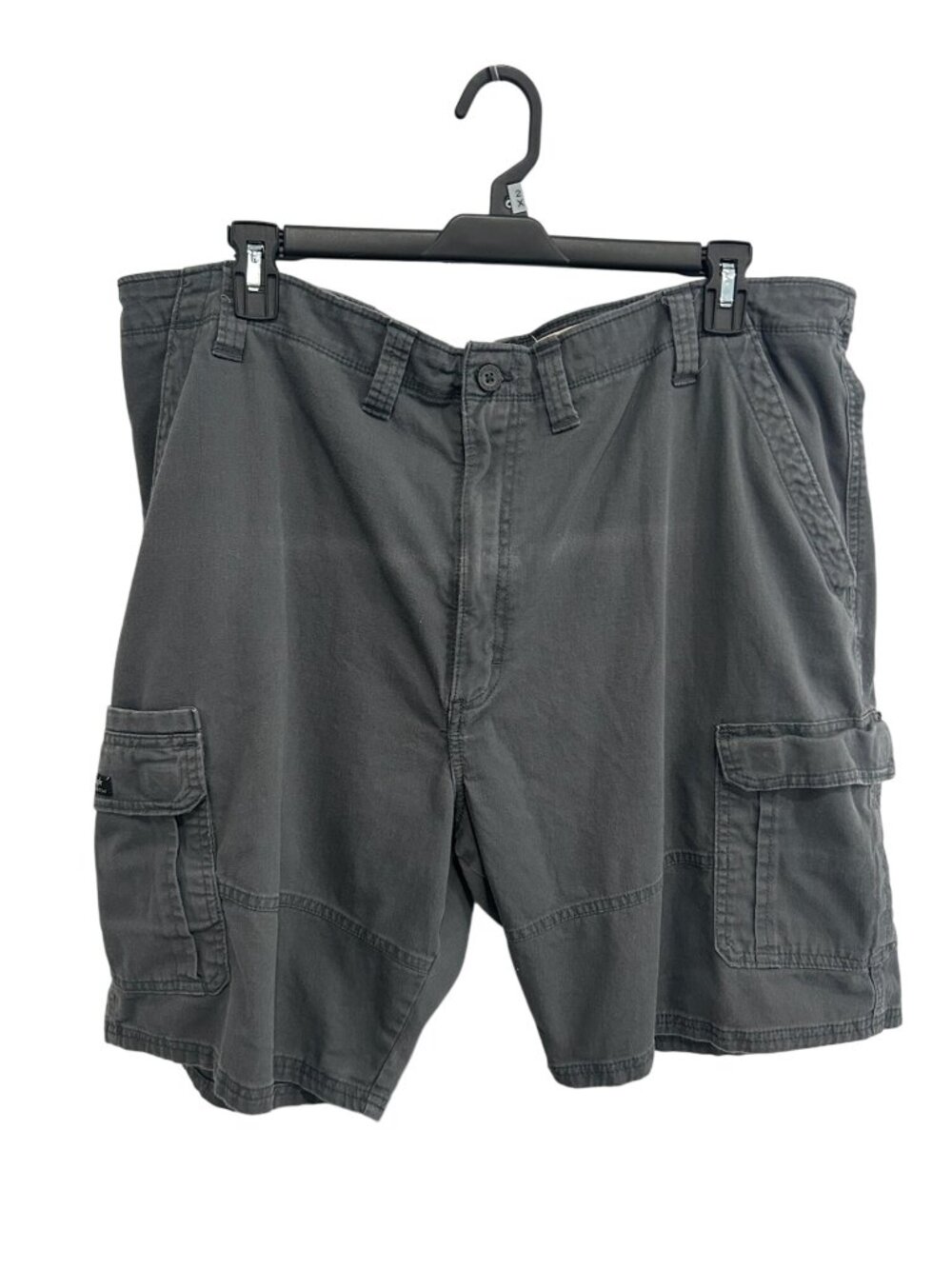 Wrangler Mens Gray Cargo Shorts Size 46X10 Relaxed Fit Retro Modern Minimalism